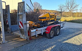 vis_bautechnik_anhaenger_tieflad_2.jpg