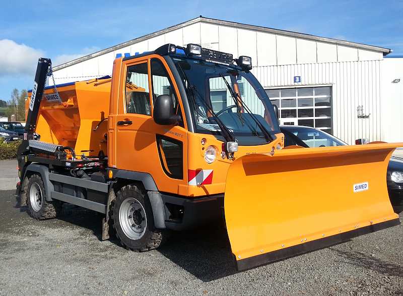 Multicar mit Schiebeschild