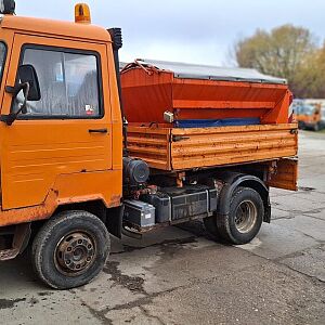 Multicar M27 4x4 mit Streuer